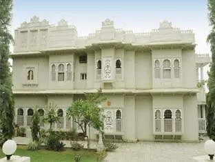 הקונטקטים של Hotel Pahuna Haveli